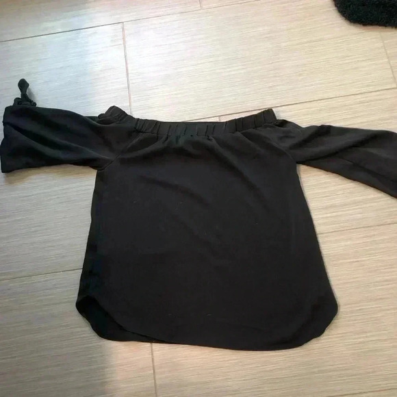 Design Lab off the shoulder top- black - Picture 5 of 7